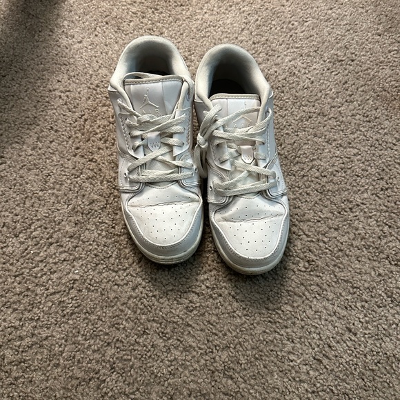 Jordan Kids White Sneakers - Picture 2 of 4